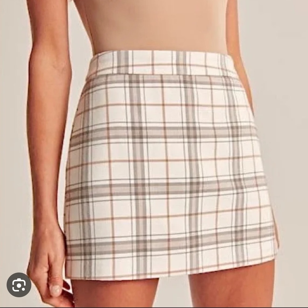 Abercrombie and Fitch Plaid Skort